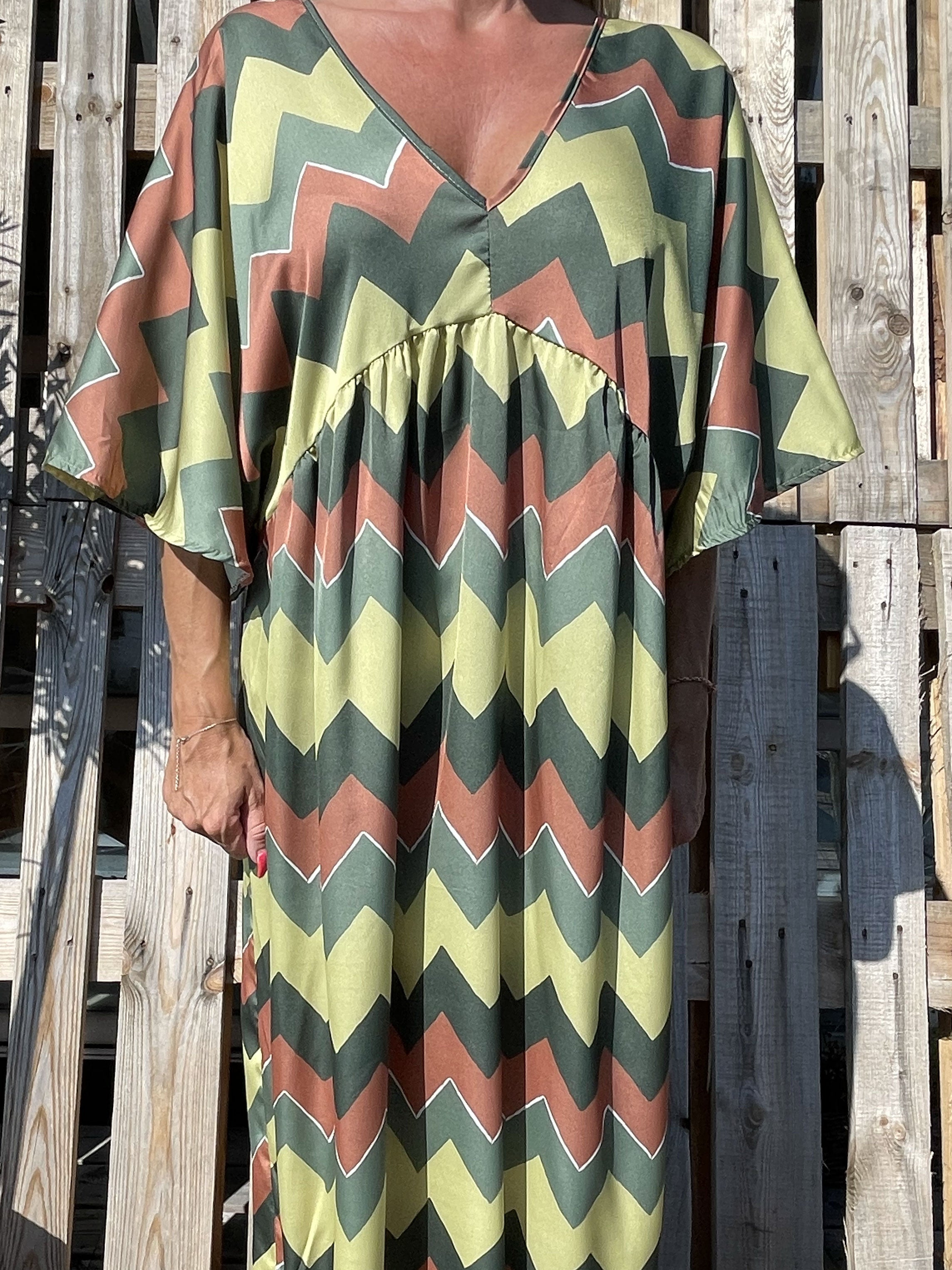 Johanna - Fin kjole med zigzag mønster